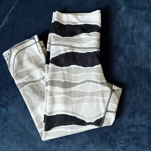 Lululemon True Self Crop